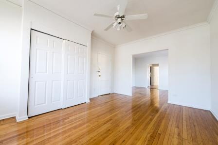 7400 S Yates Blvd Apartments Chicago Living Room