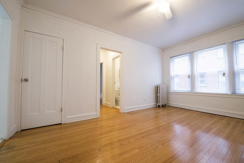 11111 S Vernon Ave Apartments Chicago Bedroom