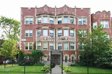 7801 S Saginaw Ave Apartments Chicago Exterior