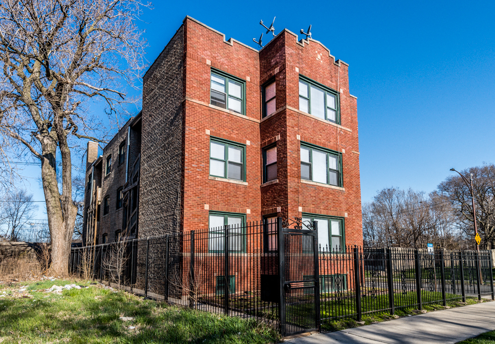 Auburn Gresham Chicago Apartments for Rent | 543 W 74th St