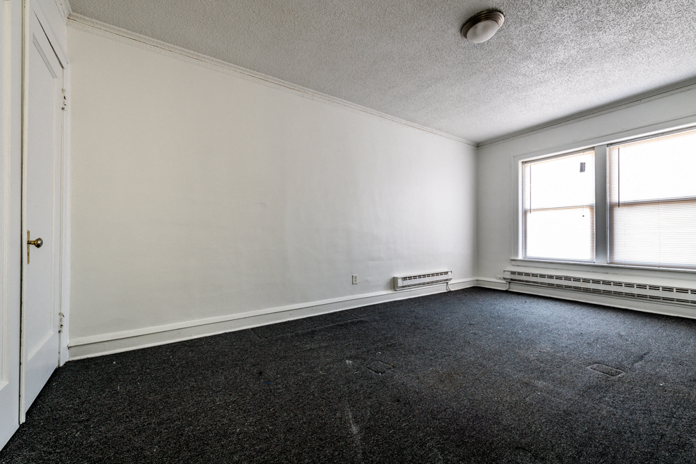 Chicago Apartments for rent in Grand Crossing | 7145 S Indiana Living Area