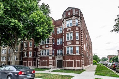Exterior 8155 S Ingleside Ave Apartments Chicago