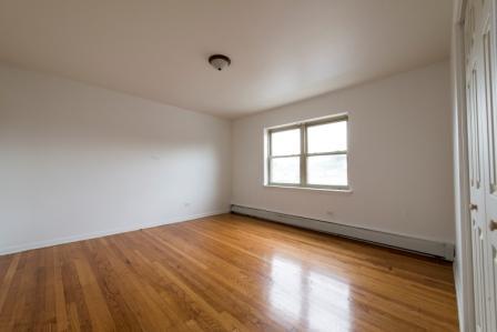 7101 S Artesian Ave Apartments Chicago Living Room