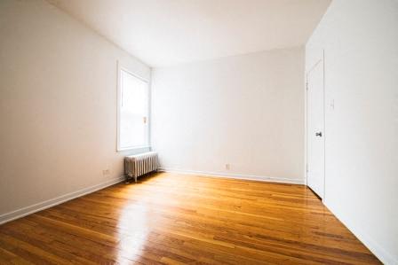 8014 S Maryland Ave Apartments Chicago Bedroom