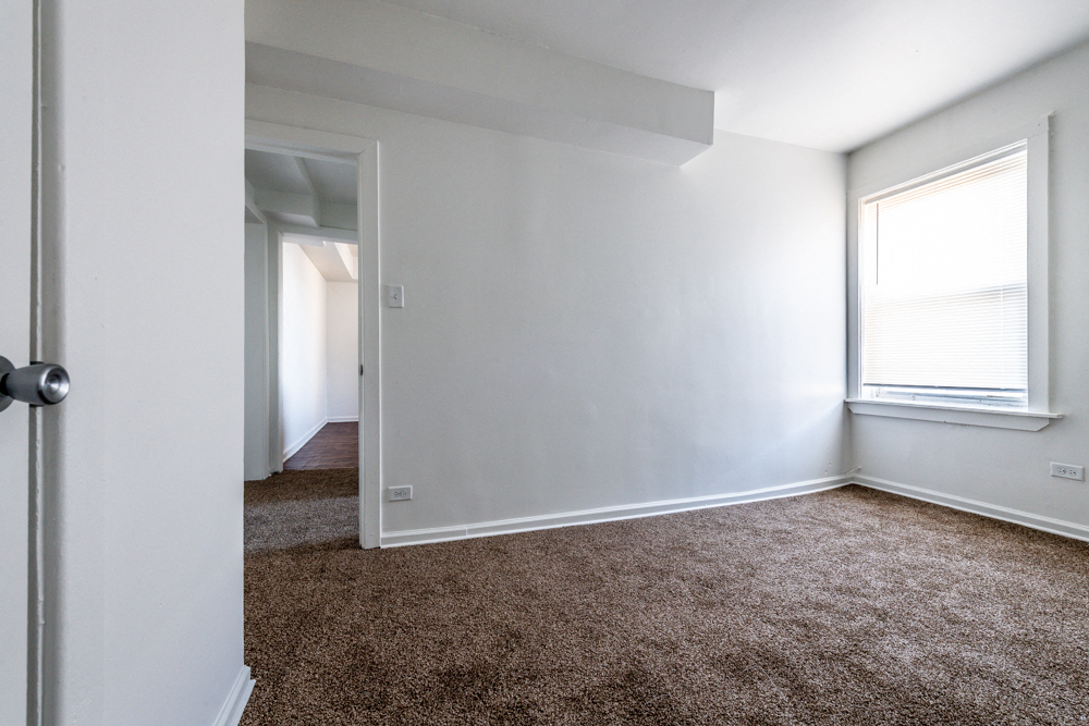 Living Room 1249 S Fairfield Ave Apartments in Chicago