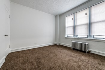 South Shore Apartments for rent in Chicago | 6751 S Jeffery Ave Bedroom - Photo Gallery 5