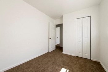 Pangea Lakes 13300 S Indiana Ave Apartments Chicago Bedroom - Photo Gallery 11