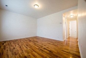 Pangea Lakes 13300 S Indiana Ave Apartments Chicago Living Room - Photo Gallery 6