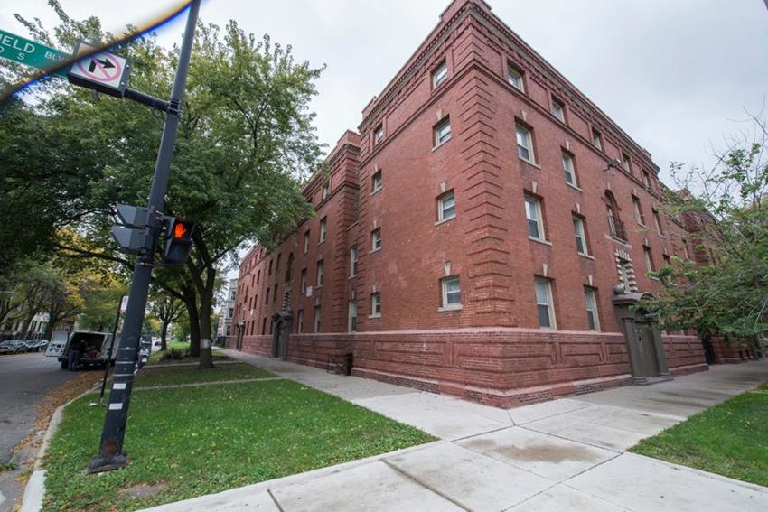 5504 S Wabash Ave Apartments Chicago Exterior - Photo Gallery 1