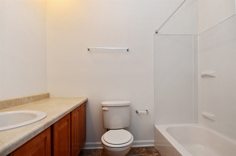 Apartments for rent in Indianapolis at Pangea Fields offer large bathrooms.