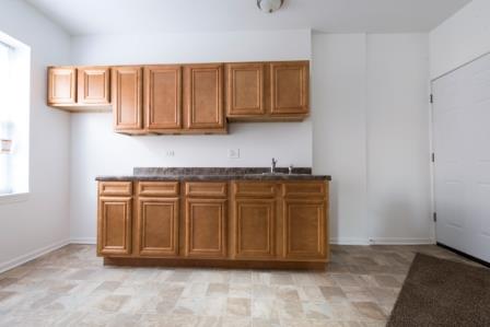 4815 W Monroe St Apartments Chicago Kitchen