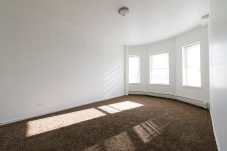 4815 W Monroe St Apartments Chicago Living Room