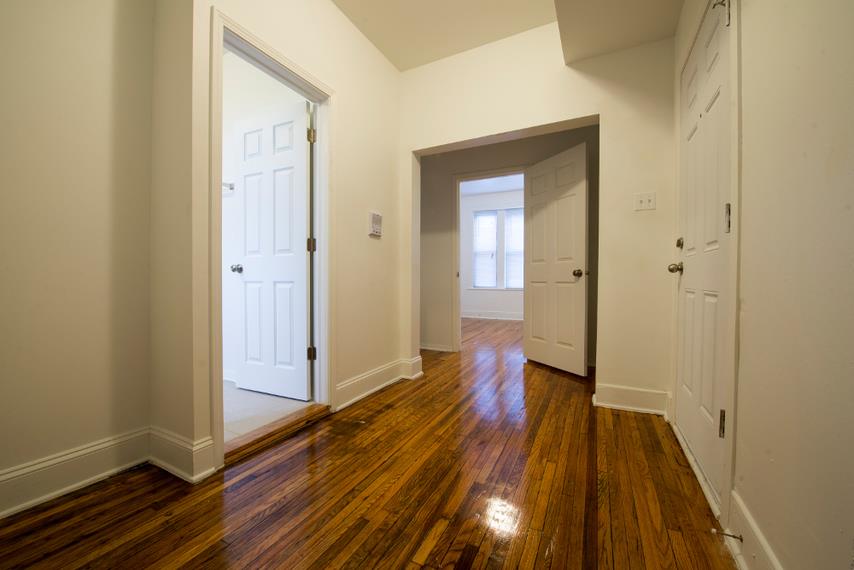 5901 S Michigan Ave Apartments Chicago Living Room
