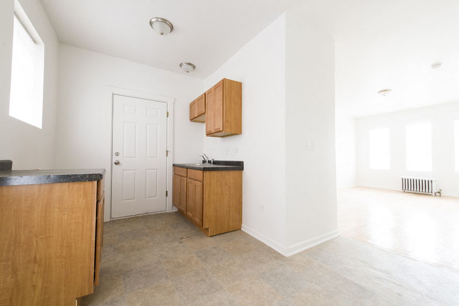 1010 S 2nd Ave Apartments Chicago Kitchen