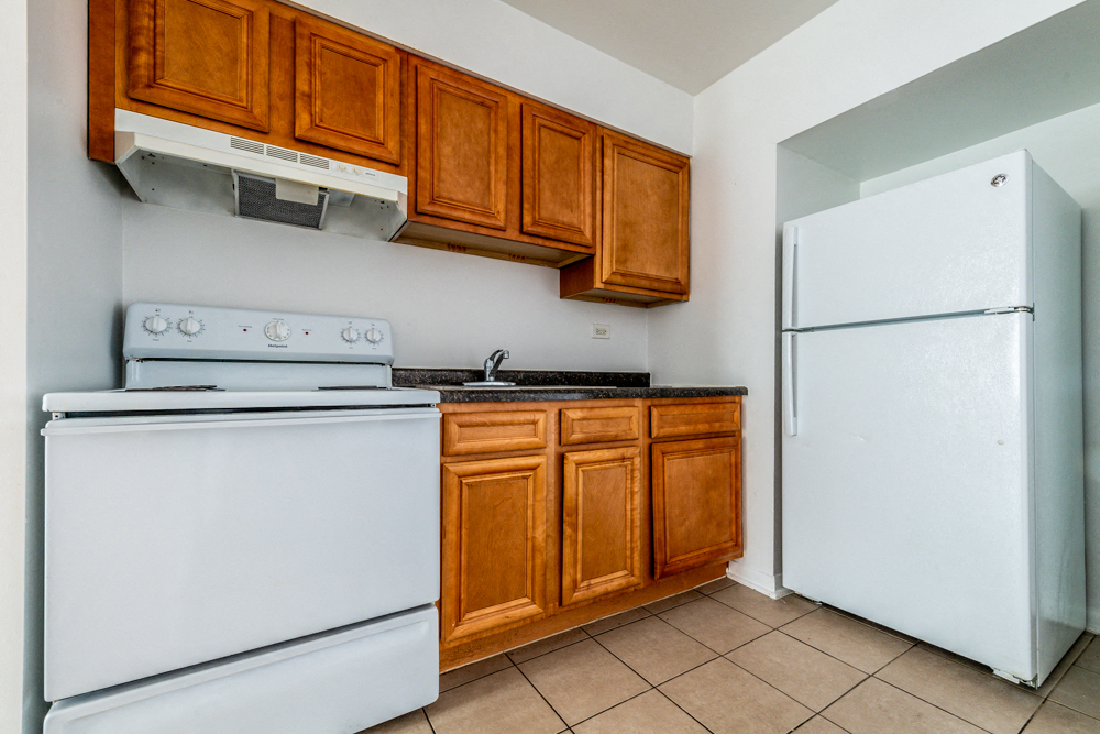 Austin Apartments for rent in Chicago | 5015 W Jackson Blvd Kitchen