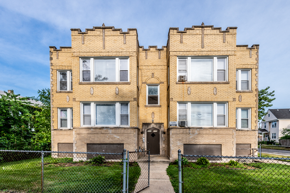 Exterior 9100 S Dauphin Ave Apartments Chicago