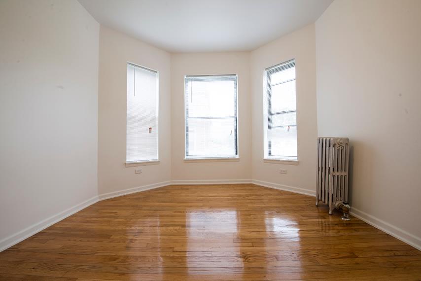 5130 S Martin Luther King Dr Apartments Chicago Living Room