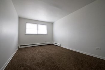 204 W 138th St Apartments Chicago Bedroom - Photo Gallery 6