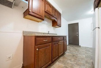 204 W 138th St Apartments Chicago Kitchen - Photo Gallery 4