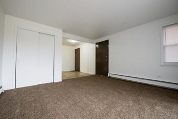 204 W 138th St Apartments Chicago Living Room - Photo Gallery 2