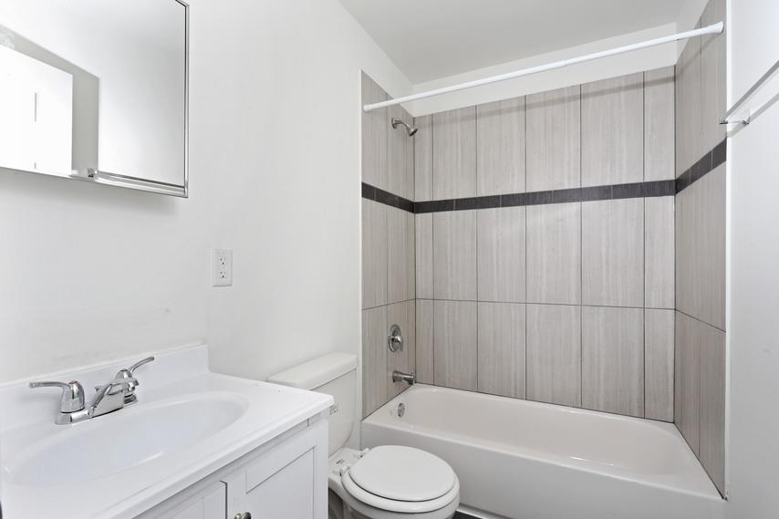 3900 Gwynn Oak Apartments Baltimore Bathroom