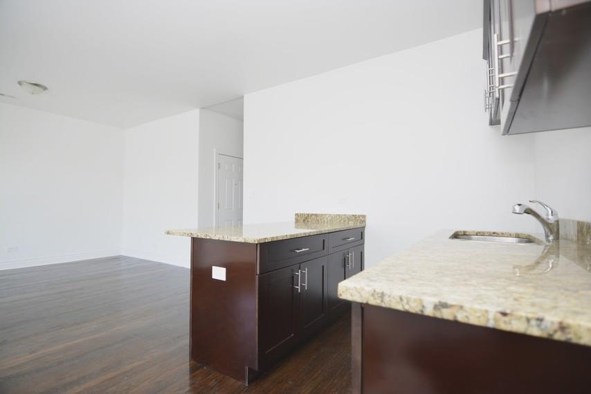 1030 E 47th St Apartments Chicago Kitchen