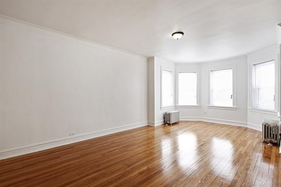 7825 S Emerald Ave Apartments Chicago Living Room