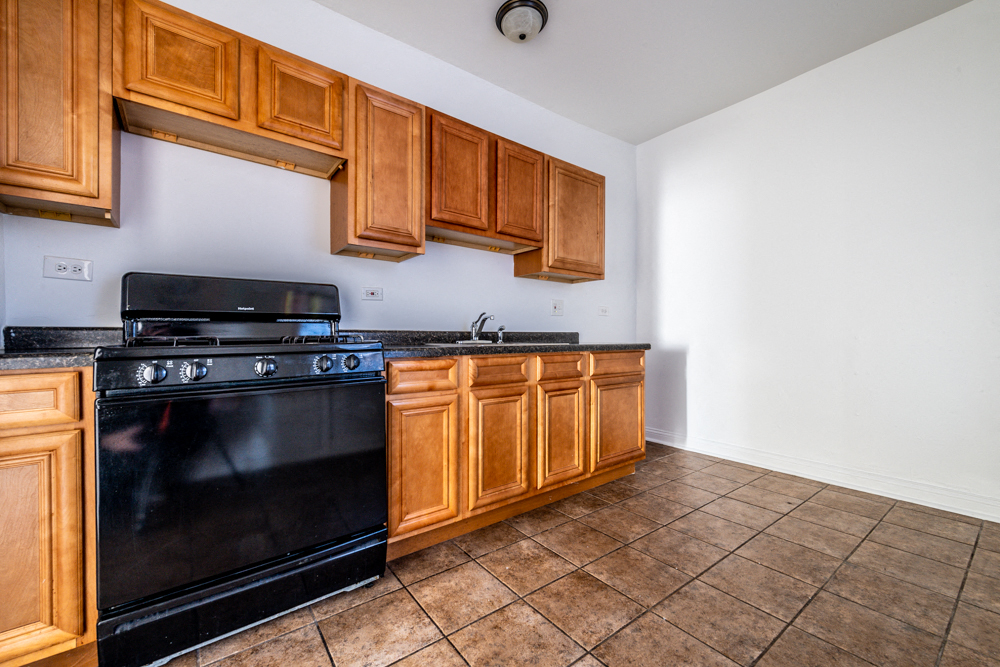 Kitchen 1236 S Lawndale Ave Apartments in Chicago