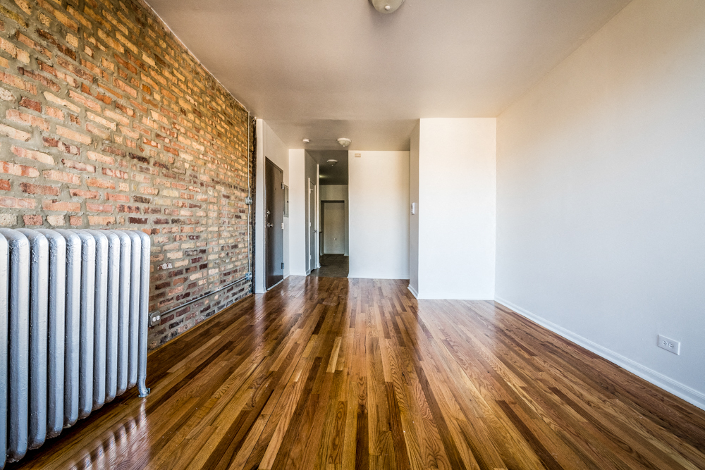 1501 E 68th St Apartments Chicago Living Room