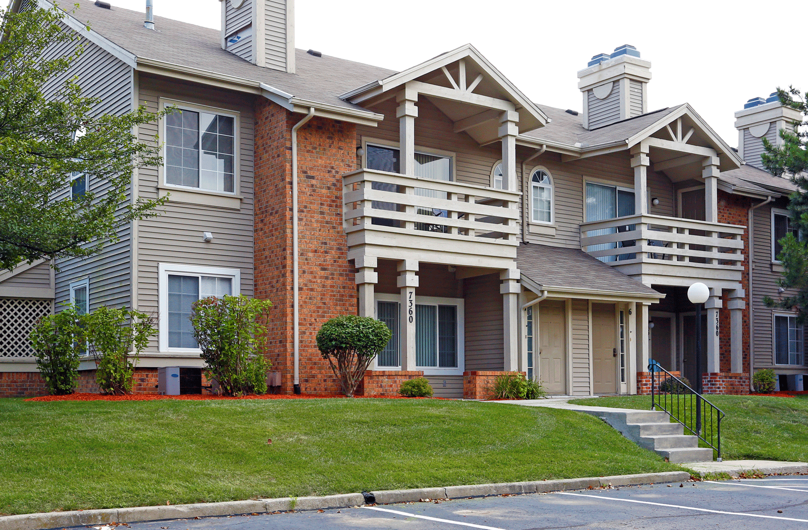 Fox Chase Apartments in Holland, OH