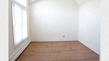 11 Nutmeg Drive 2-3 Beds Apartment, Townhouse for Rent - Photo Gallery 14