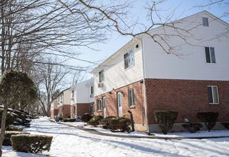 435 Bradley Avenue 1-3 Beds Apartment for Rent - Photo Gallery 1