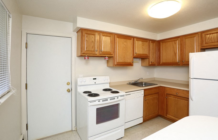 Brookside Gardens Apartments is a similar property to The Meriden located in Meriden