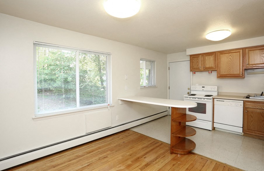 Brookside Gardens Apartments