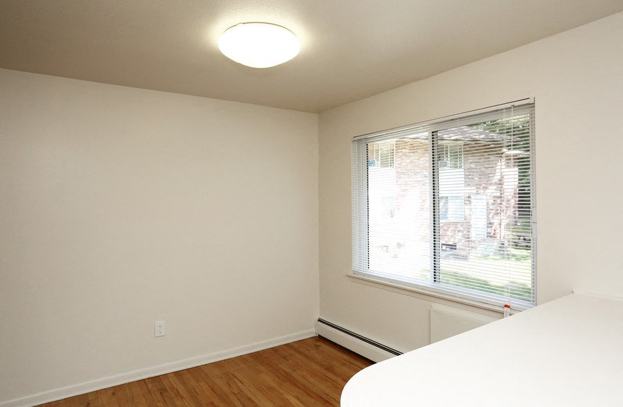 Brookside Gardens Apartments