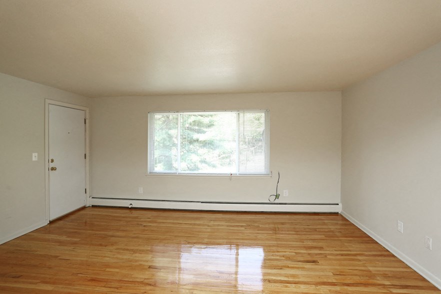 Brookside Gardens Apartments