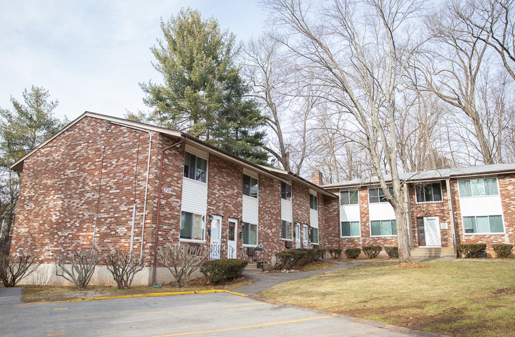 Brookside Gardens Apartments