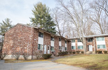 737 West Main Street 1-2 Beds Townhouse for Rent - Photo Gallery 6