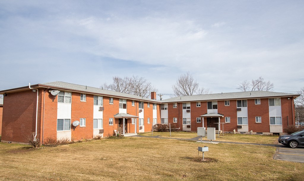 Crestwood Park I Apartments