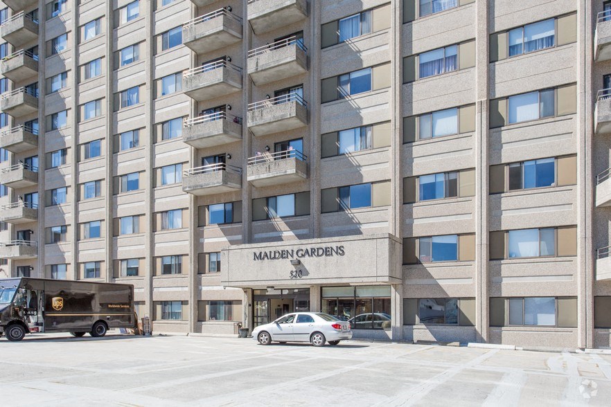 the building in which the hotel is located