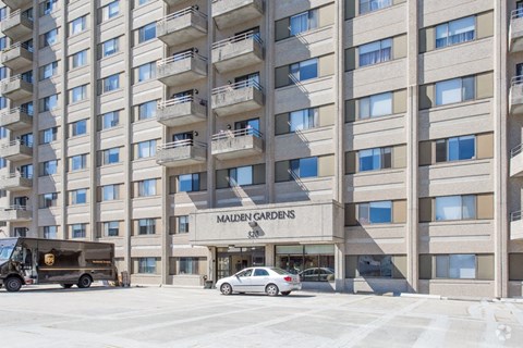 the building in which the hotel is located