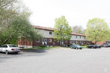 20 Plaza Drive 1-3 Beds Apartment, Townhouse for Rent - Photo Gallery 2