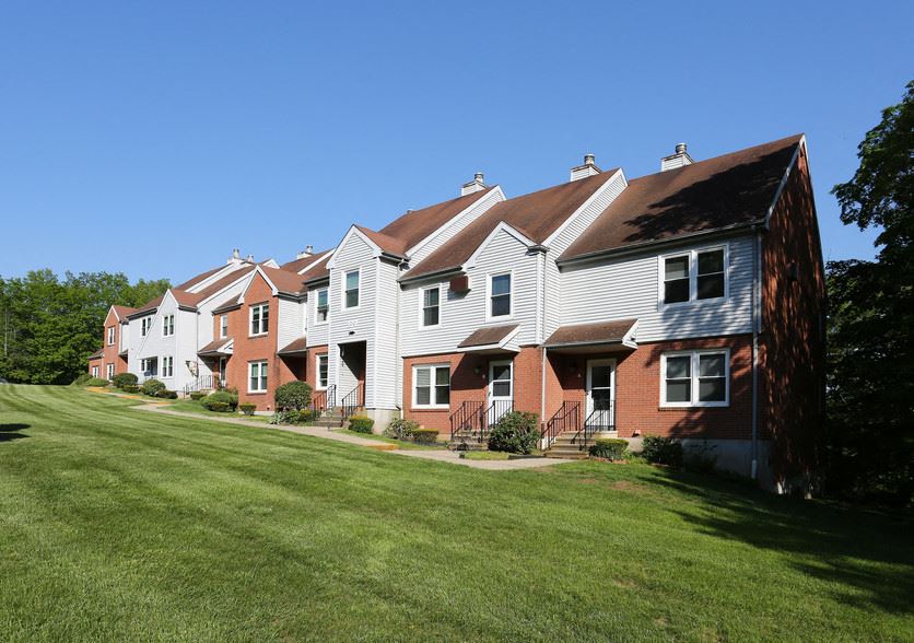 200 Sams Road 2-3 Beds Apartment, Townhouse for Rent - Photo Gallery