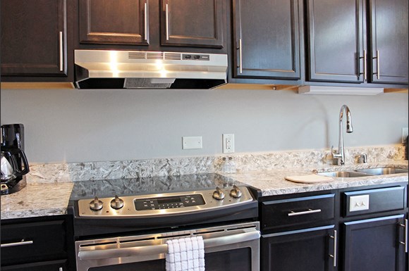 Keystone On Brady Apartments 1701 N Humboldt Milwaukee Wi Rentcafe