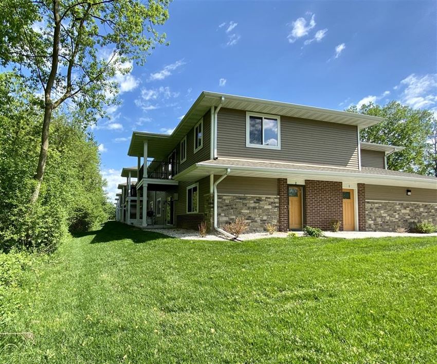 Pinewood Park Villas Apartments, 2475 Woodale Ave, Howard, WI RentCafe