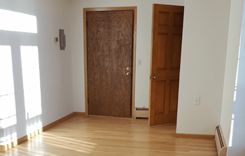4900 Packers Ave Studio-2 Beds Apartment for Rent - Photo Gallery 2