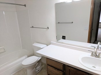 1831 S Park St Studio-2 Beds Apartment for Rent - Photo Gallery 16