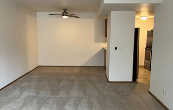 1831 S Park St Studio-2 Beds Apartment for Rent - Photo Gallery 3