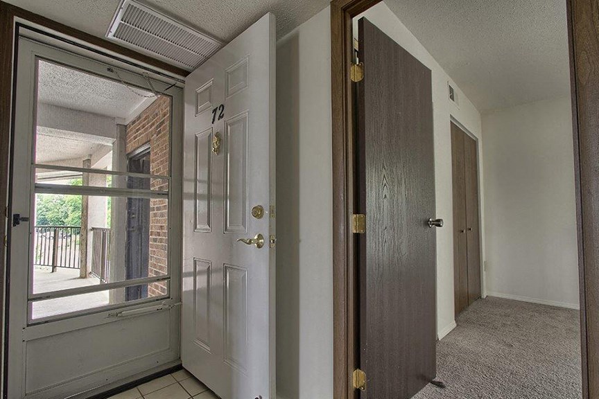 Indian Lookout Entry at Indian Lookout Apartments, Cincinnati, OH