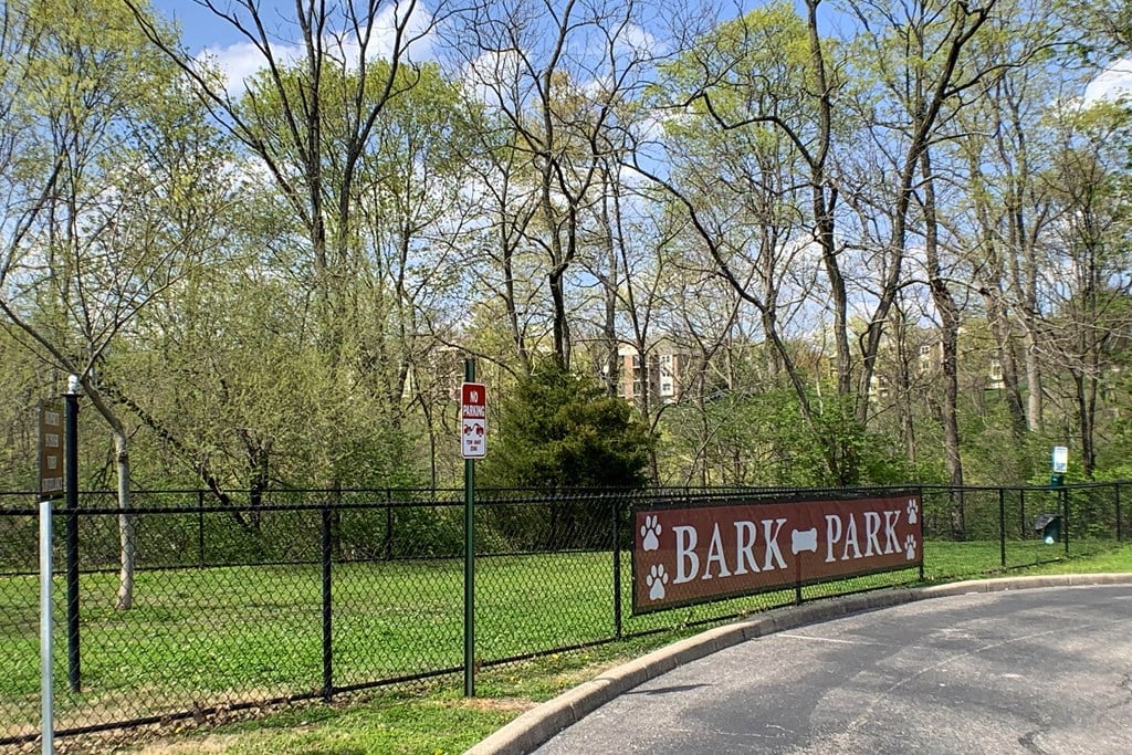 Indian Lookout Bark Park at Indian Lookout Apartments, Cincinnati